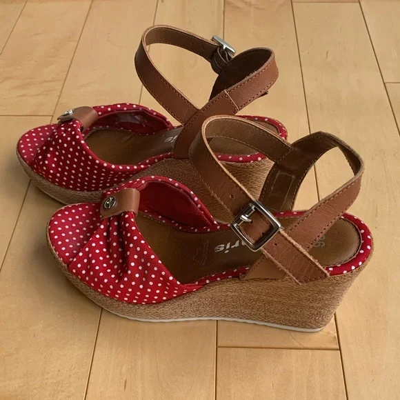 Wedge sandals - Picture 1 of 4